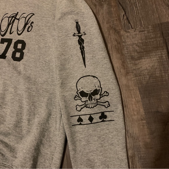 ACCEPTING ALL OFFERS NWOT 1D Louis Tomlinson Tattoo Sweatshirt - Picture 3 of 3